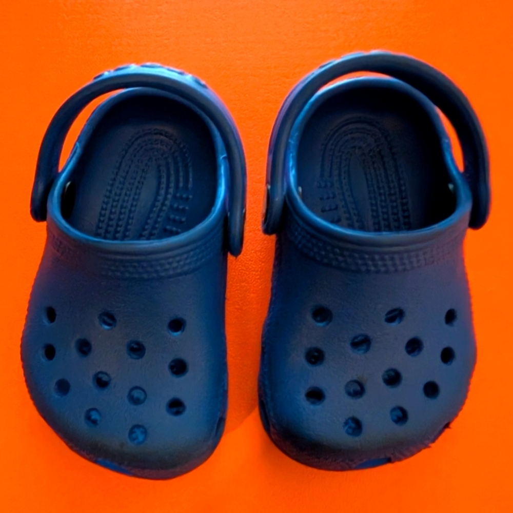 Box#25 ♨️ 5 For $35 ♨️ Kids Blue Crocs